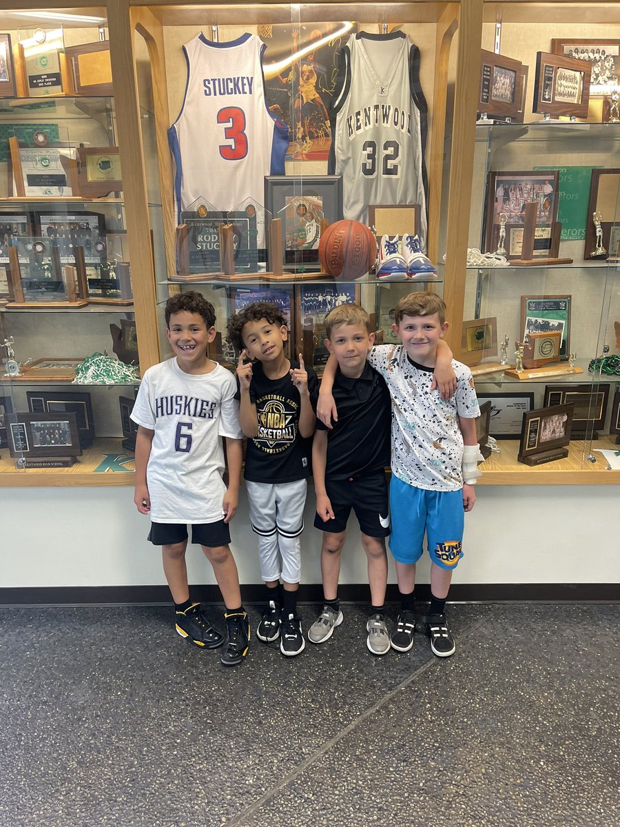 Kentwood Basketball tweet media