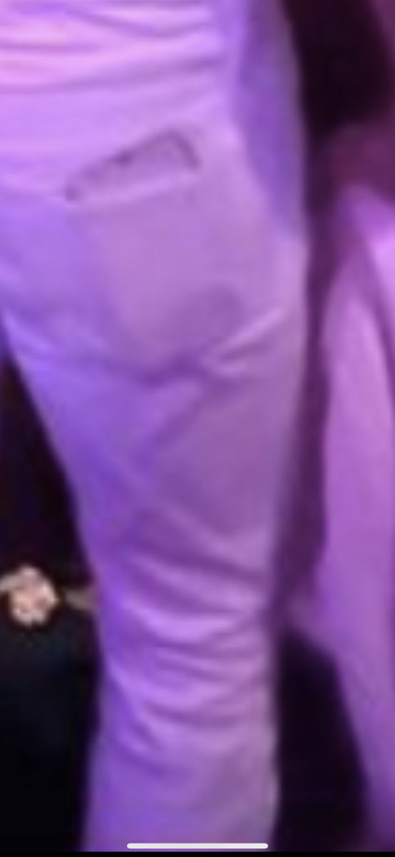 iPunchStingrays's tweet photo. @DailyLoud Tom came ready strapped with the Magnum 😭 https://t.co/I8BVRp8Awb
