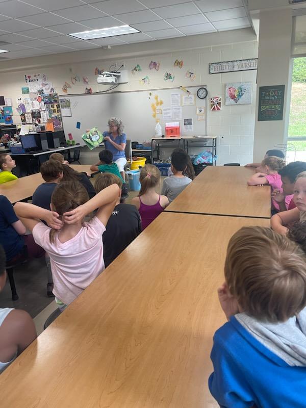 fmteducare's tweet photo. Ms. Kathy read some fun books to us πβ€οΈ #SheLovesBooks #SheIsHelpingUsWithOurSummerReadingGoals #HelloPuddle #TheWideMouthFrog πΈ#ReadToUs #2023SummerEducare @kathybrucehall https://t.co/Pl7uymw6OM
