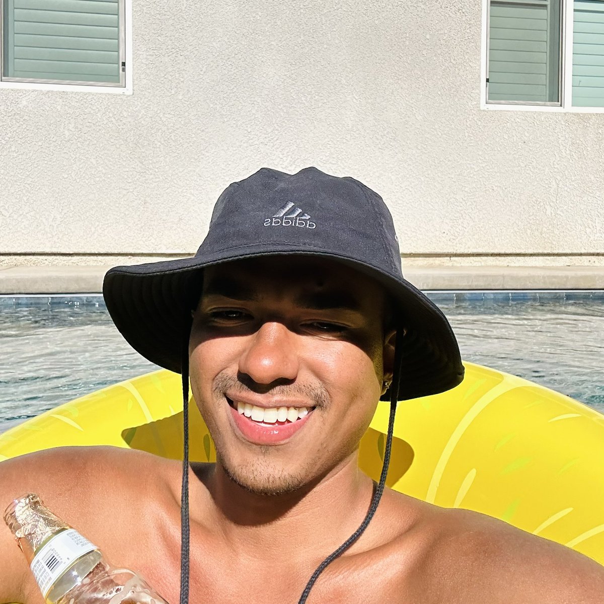 Whooosaiddat's tweet photo. Enjoying this summer day since I had no homework🤩☀️ https://t.co/pCVk1kDIy1