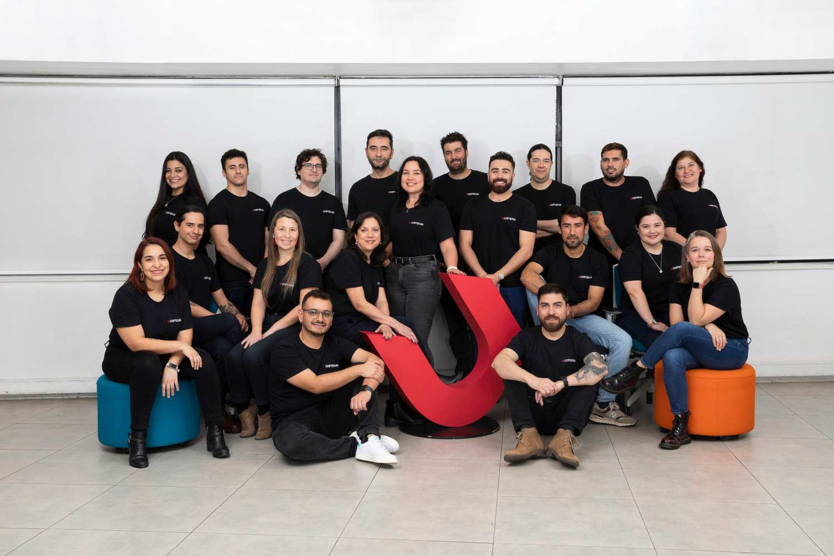 uchile's tweet photo. Democracia participativa digital a cargo de @ucampus_cl: Cerca de 280 mil personas participaron en el @Procesoconsti23 mediante plataforma tecnológica U. de Chile en el Mes de la Participación https://t.co/5IHODeX7pg https://t.co/hNdJuCQ2Do
