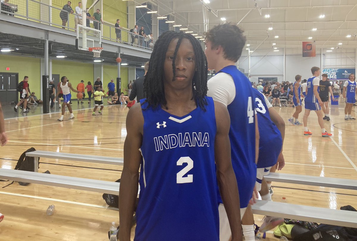 MHS_Boys_'s tweet photo. Taray Howell continues to score the ball at a high rate this summer. Dynamic PG who is incredibly quick with the ball attacking the bucket but also shoots it well off the dribble from the outside. @d1Indianabb @ny2lasports @ny2labasketball #NY2LAFinalChapter https://t.co/U5WyVuSMgh