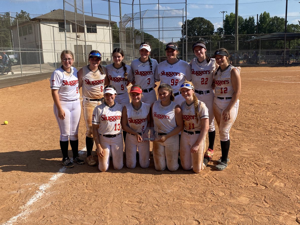 LLSluggers08's tweet photo. Great week for our young ladies! They emptied the tank and left it on the field this week! 5th place at the Triple Crown Nationals! How ‘bout those 9 long balls from 7 different kids in 8 games. @triplecrownspts @ExtraInningSB @LegacyLegendsS1 @LadySluggersOrg @Los_Stuff https://t.co/4OtueOUAxN