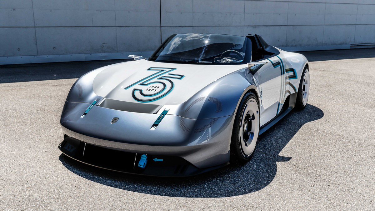 cole_marzen's tweet photo. The Porsche Vision 357 Speedster Concept breaks cover with 718 GT4 Clubsport-sourced underpinnings, 356-inspired styling, a one-sided tonneau cover, as well as a 1,073 hp dual-motor, AWD powertrain. #Porsche #Vision357SpeedsterConcept #Vision357Speedster #Vision357 #BEVs #EVs https://t.co/JEZfwLbcWN