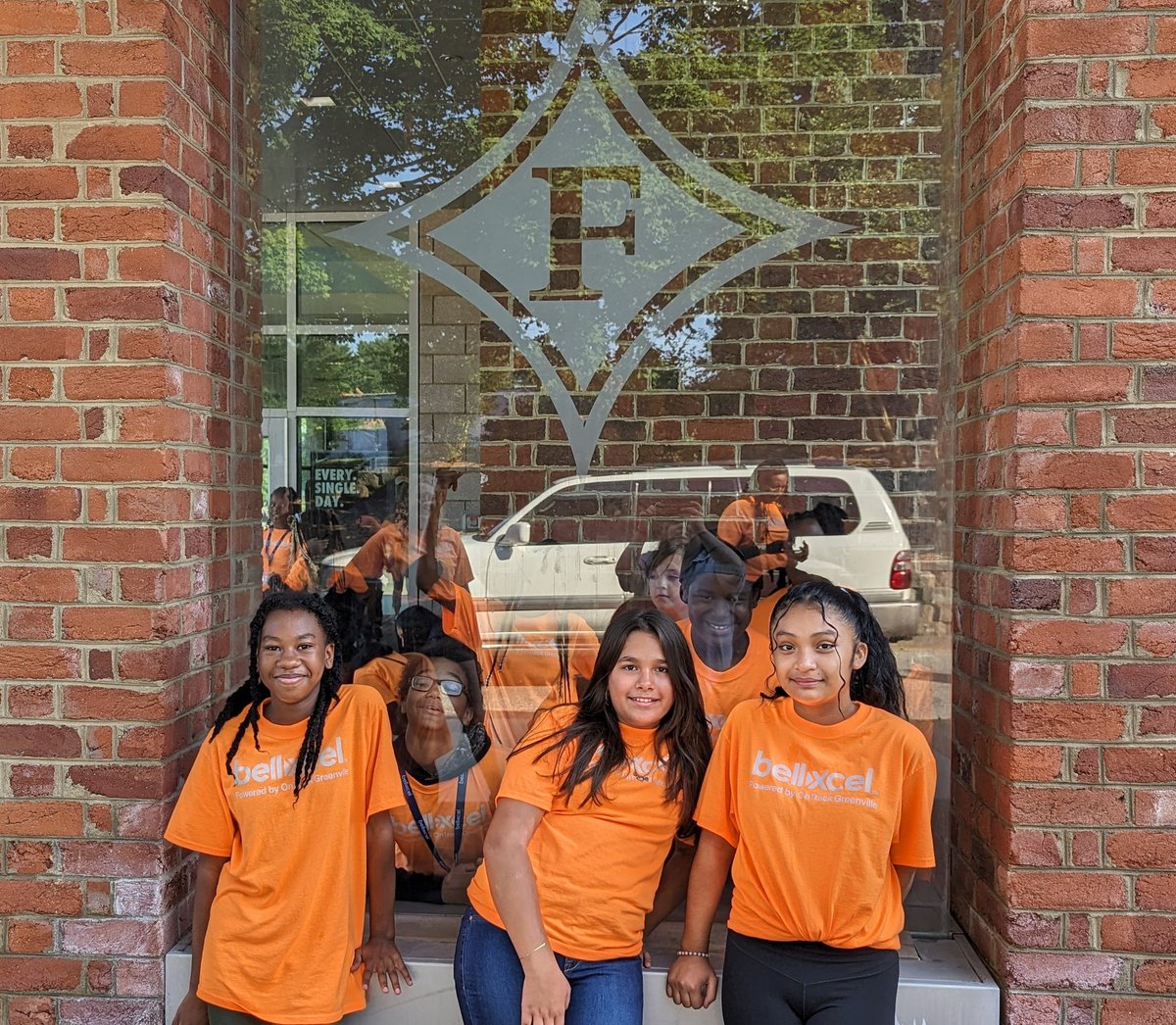 Andinolnnovates's tweet photo. #HigherEd is critical in today's workforce, so we have focused on providing our scholars with exposure to trade schools, colleges &amp; universities. Today we toured @FurmanU &amp; enjoyed learning about their campus! 

@bellxcel powered by @ontrackgvl https://t.co/E16XWwSedl