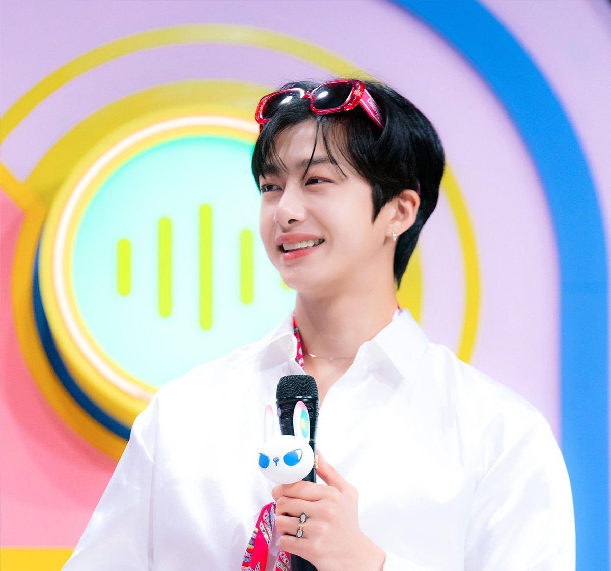 hwonpics's tweet photo. this sunday will be hyungwon’s last day as an inkigayo MC after 4 months. he and jieun are leaving to focus on their main jobs 

hyungwon and jieun did an amazing job, we’ll miss u💞
https://t.co/9mbGDwcISg https://t.co/JPbvbLu1Nv