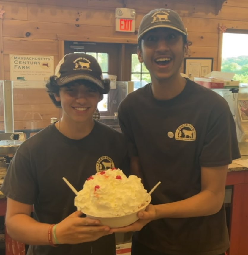 theicecreambarn's tweet photo. BARN BOYS take on the BAKER
#BARNBOYSxBAKER
#thursdaycrew
#MegaSundae https://t.co/WdNFIDMlIj