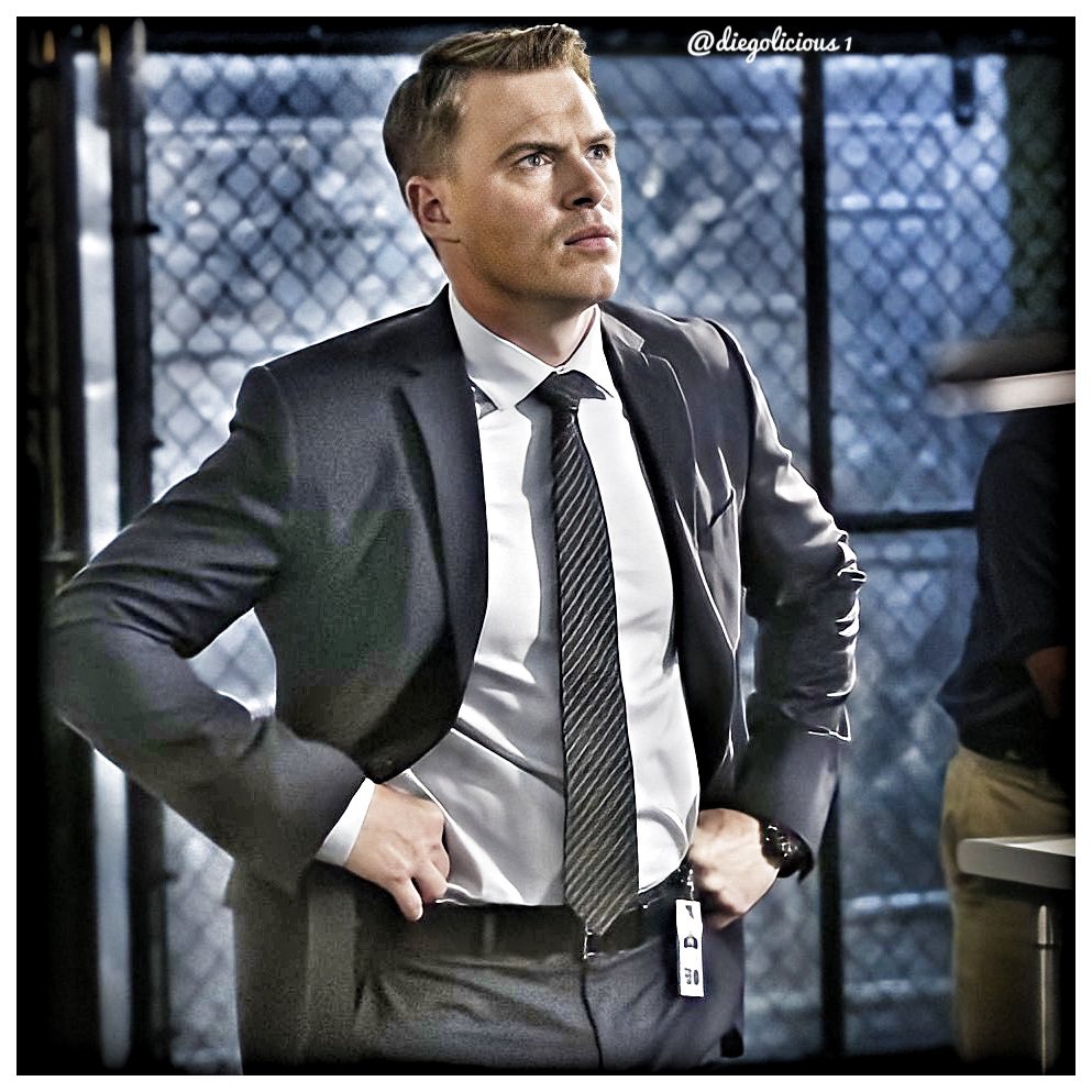 RyanLewis91's tweet photo. Go for it Diego! The sweetest agent ever! ❤️🥰❤️🥰
#TheBlacklist #agentressler @DKlattenhoff https://t.co/gvLQfSfGwh