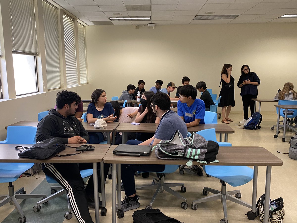 KatStevns's tweet photo. Incredibly stoked to discuss #AutonomousVehicles vehicles today with @MinetaTrans summer program students. Lots of participation and excellent questions.  I mean…the #futureisbright, folks. #STEM @nuro https://t.co/j1menpCvEf