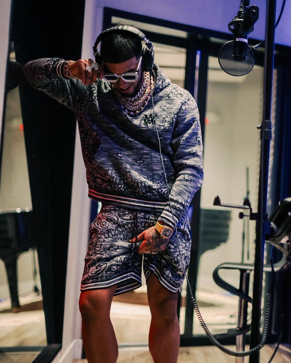 legendanuel's tweet image. "MÚSICA NUEVA 🎶🎼🎵❤️‍🔥 #Baby ft @QuavoStuntin 👹🥷🏾 Espero que les guste como me gusta a mi 🤩😍🥰 #RipTakeoff 🕊️🕊️🕊️🕊️🤍 Prod. Mambo Kingz / Dj Luian 

#Rompecorazones 💔💔💔🔜"

Anuel AA vía post Instagram.