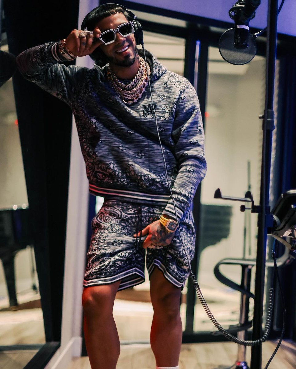 legendanuel's tweet image. "MÚSICA NUEVA 🎶🎼🎵❤️‍🔥 #Baby ft @QuavoStuntin 👹🥷🏾 Espero que les guste como me gusta a mi 🤩😍🥰 #RipTakeoff 🕊️🕊️🕊️🕊️🤍 Prod. Mambo Kingz / Dj Luian 

#Rompecorazones 💔💔💔🔜"

Anuel AA vía post Instagram.
