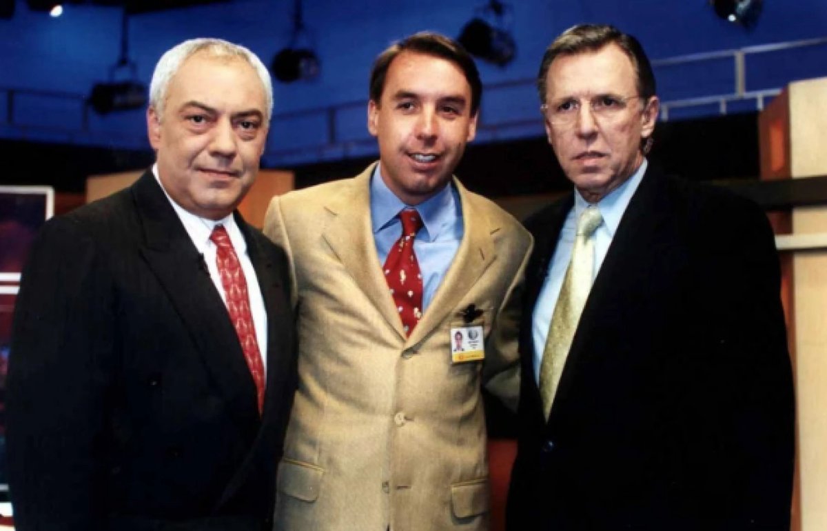 Aquí una foto con el querido Jorge Berry y Emilio Azcárraga

lopezdoriga.com/?p=1544306