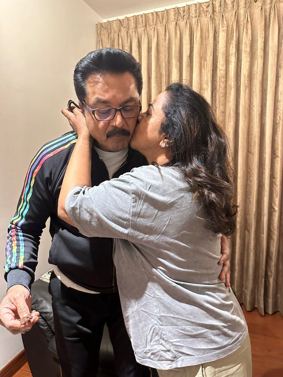 realradikaa's tweet photo. Happiest birthday to the Lion Heart of our lives @realsarathkumar may your zeal  and perseverance for life grow from strength to strength 💪🏻💪🏻more strength, peace and happiness to you from the bottom of my heart❤️❤️❤️❤️❤️❤️❤️❤️❤️❤️ https://t.co/x3y5h4a4Qk