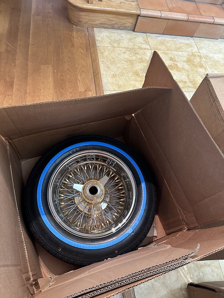 510Rascon's tweet photo. I just got some new shoes for my ‘63 🤩😎 https://t.co/sB7lyStIbG