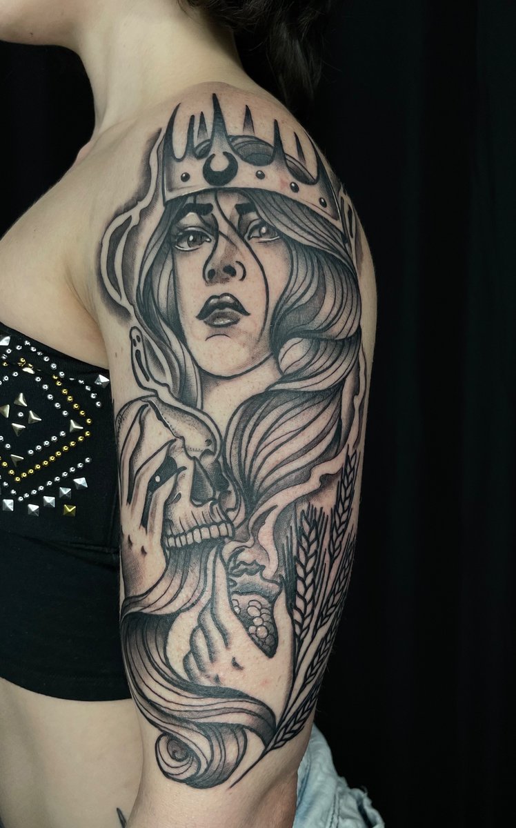 doseofinsvnity's tweet photo. 💀 Queen of the underworld and goddess of spring 🌾 
•
I am accepting new appointments through September. I would love to be to #tattoo more #neotraditional pieces based on different mythology/lore
•
#blackasylumtattoo #stcloud #floridatattooartist #greekmythology #persephone https://t.co/tYMp180cRy