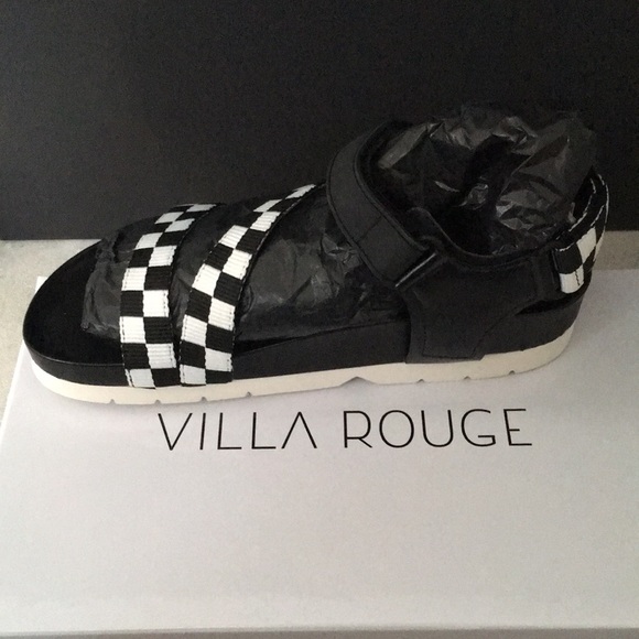 So good I had to share! Check out all the items I'm loving on <a href="/Poshmarkapp/">Poshmark</a> #poshmark #fashion #style #shopmycloset #amazon #nike #villarouge: posh.mk/pbGU5BhIpBb