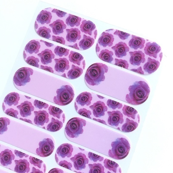 So good I had to share! Check out all the items I'm loving on <a href="/Poshmarkapp/">Poshmark</a> from <a href="/stanfordgirl/">stanfordgirl</a> <a href="/DReid0813/">Let’s Keep it 💯</a> #poshmark #fashion #style #shopmycloset #realtechniques #katesomerville #jamberry: posh.mk/lzXEUkpIpBb