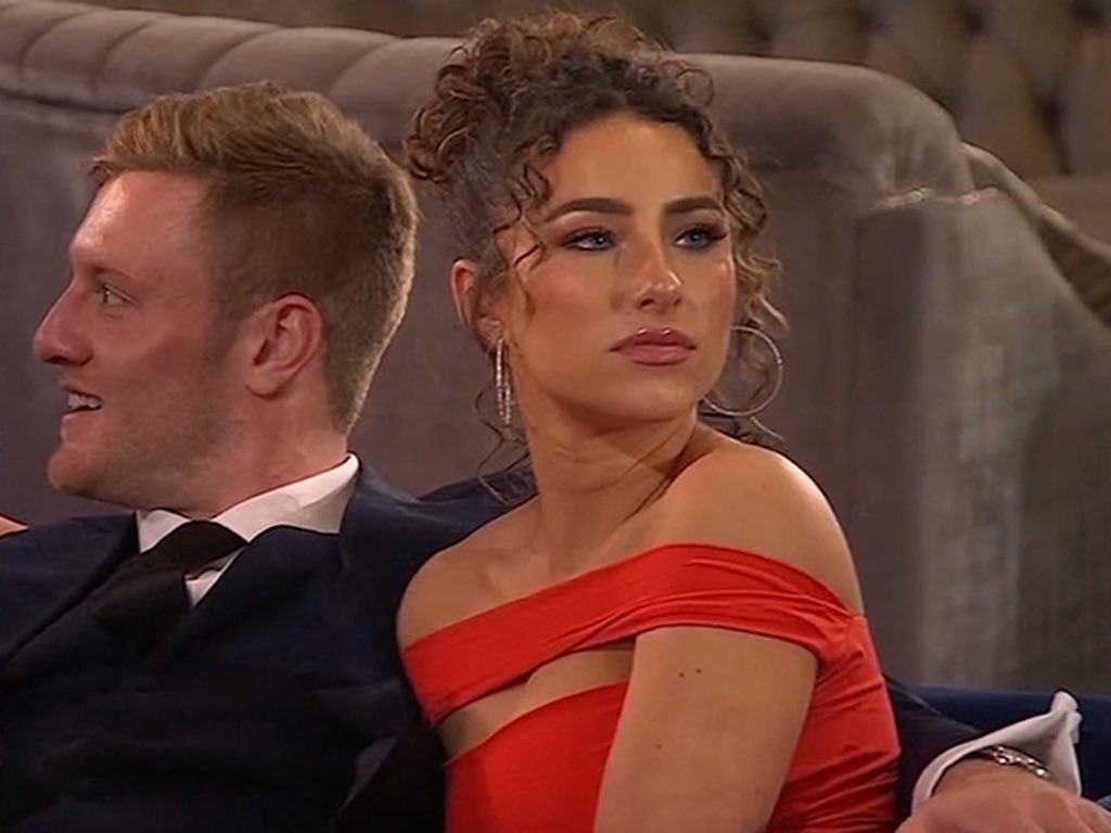 MLFootball's tweet image. PRETTY CRAZY: Draft night did not go so well for Will Levis, who was projected to be a top-10 pick and fell into the second round and was continuously embarrassed on ESPN, but it was EXTREMELY good for his Girlfriend, who DOUBLED her followers that night and now how a deal with…