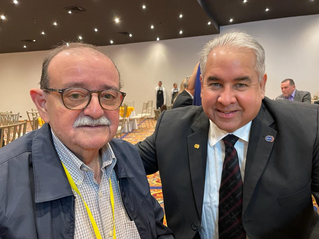 En el III Congreso Internacional de la Facultad de Medicina de la Universidad del Zulia Expofacultad 2023 y XXI Congreso de la Academia de Medicina del Zulia compartiendo como conferencistas con el Académico  Dr. José Esparza Bracho Virologo zuliano de talla mundial.