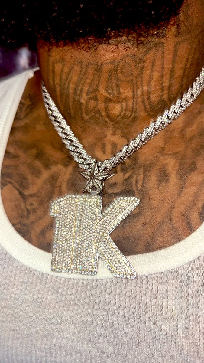 BrandoBando9x's tweet photo. Ain’t been posting lately been ina trap running up racks 💯 https://t.co/WXOBL5AdJn