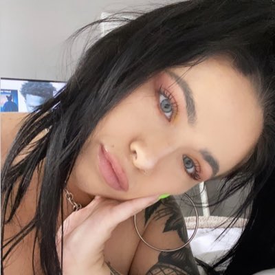 IsabellTam68793's tweet photo. #NewProfilePic https://t.co/gGEp483W2P