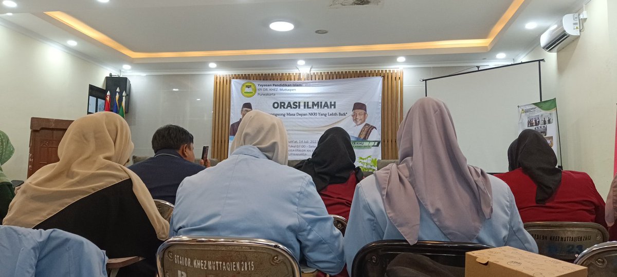 PSupian21's tweet photo. Memahasiswa dulu https://t.co/LMtD65aES6