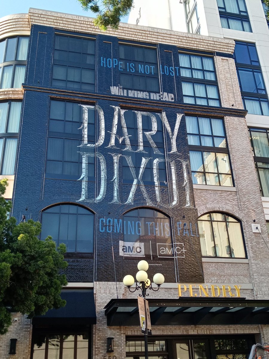 SarabethPollock's tweet photo. Close ups of #TWDDarylDixon at the #Pendry #TWDFamily #TWDxSDCC #SDCC https://t.co/Xs1rh4MTlG