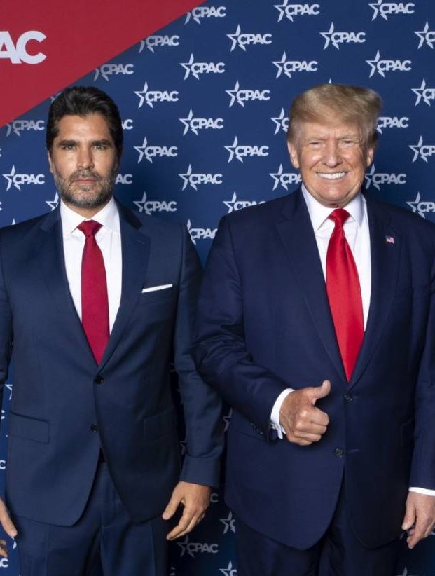 eduardomenoni's tweet image. 🚨| ÚLTIMA HORA: Donald Trump proyectará Sound of Freedom, el 19 de julio en New York junto a Eduardo Verastegui, Jim Caviezel y Tim Ballard, en quien se basa la película y que se dedica a RESCATAR NIÑOS de las REDES de TRÁFICO SEXUAL INFANTIL ⚠️ ¿Apoyas este junte histórico?