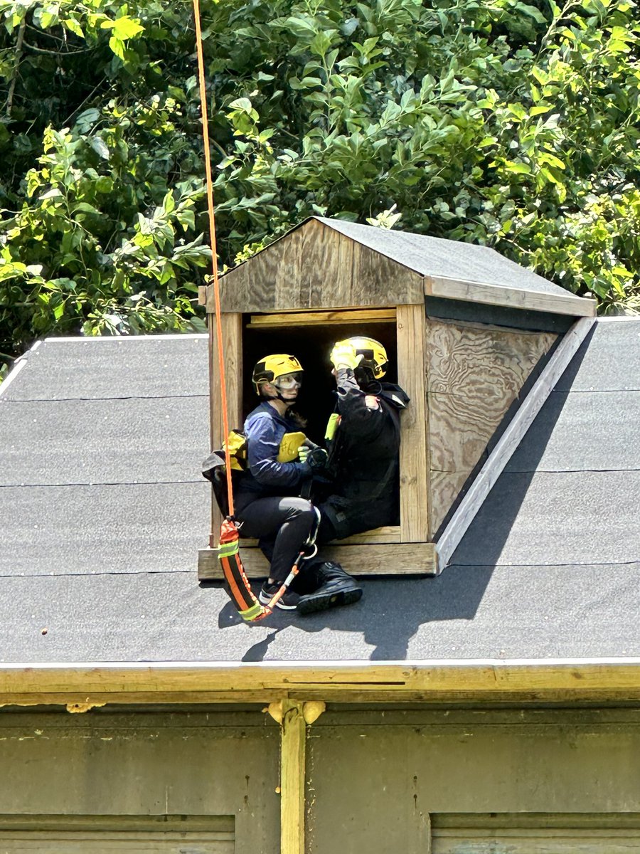 DrCheveralls's tweet photo. This week is really flying by! 🚁 #NCHART @RaleighNCFire https://t.co/sHfx5rWgvZ