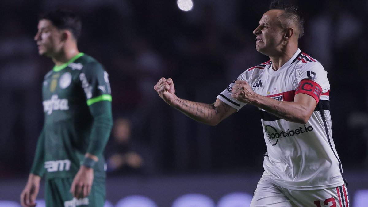 LuucasRM_'s tweet photo. Porque tremes tanto pra lateral do São Paulo, parmerinha??????????????? https://t.co/a0rFQNa2Up