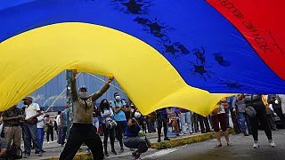 palindromica's tweet photo. Que en 2024 y 2025 el tricolor estrellado vista de alegría las calles, que ya no sea para exigir vida digna y salarios justos, que cada rincón se llene de felicidad y prosperidad. Andar ese camino, requiere que #DefendamosLaPrimaria https://t.co/xasCiKvmge