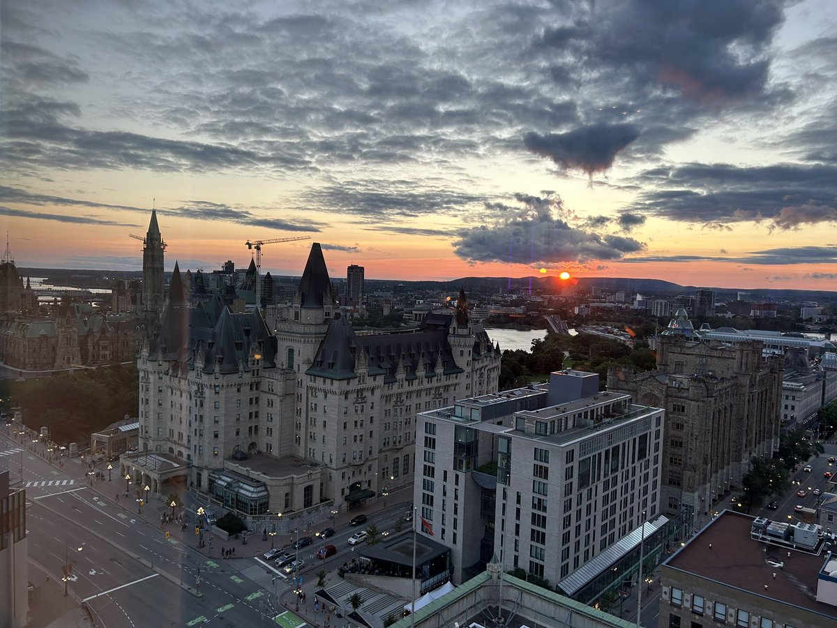 Beautiful sunset from the 22nd floor of the Westin hotel  #Ottawa #SSR2023 #ParliamentHill