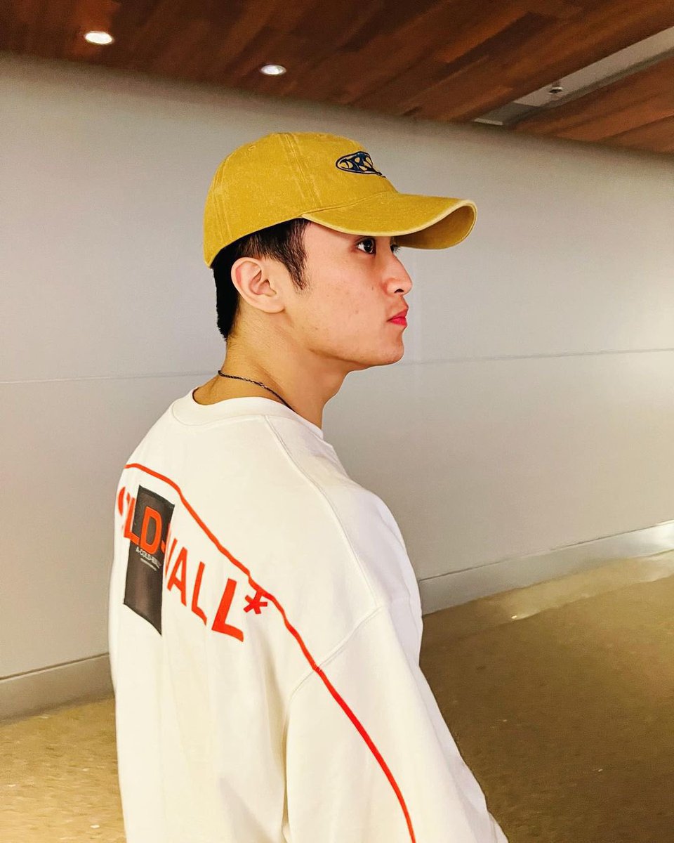 #MARK ig post

“slept the whole flight”
