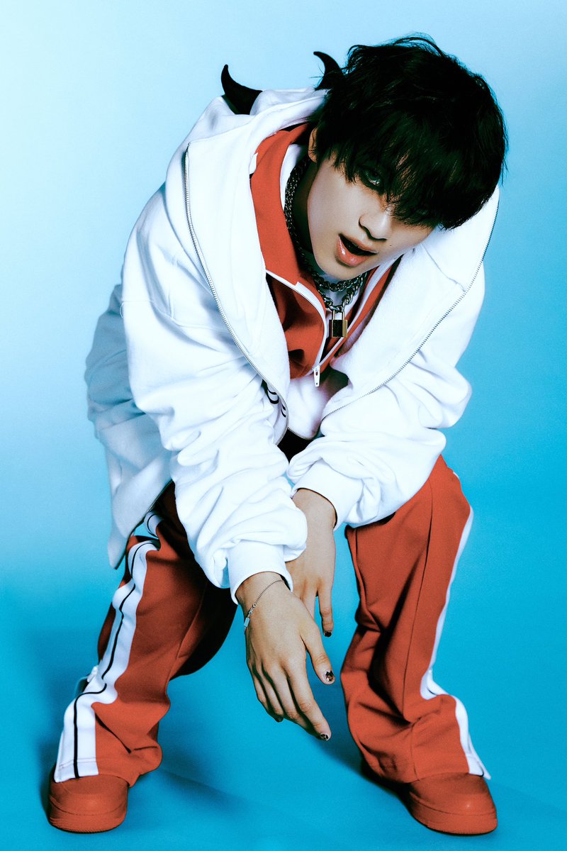 haechthinks's tweet image. models should be happy haechan chose singing as a career