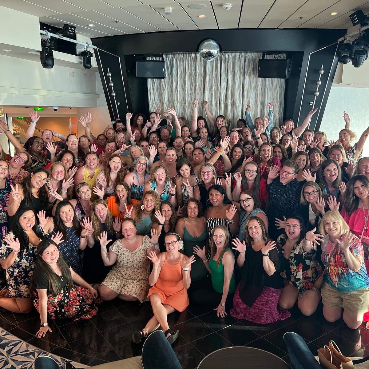 dfteach's tweet image. I've rested and I'm ready to go back! 🤪
What an absolutely amazing time. I still feel like it was a dream. I'm so grateful to be a part of this community of teachers. Thank you, @AlaneAdamsBooks for inviting me along on the journey.
#ImpactRetreat #Bahamas