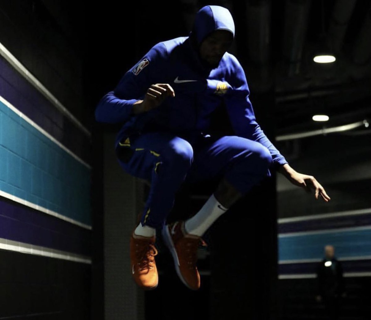 Kevin Durant since he came into the NBA: 

20.5 PPG 
25.3 PPG 
30.1 PPG 
27.7 PPG 
28.0 PPG 
28.1 PPG 
32.0 PPG 
25.4 PPG 
28.2 PPG 
25.1 PPG 
26.4 PPG 
26.0 PPG 
26.9 PPG 
29.9 PPG 
29.1 PPG 

Really is crazy, when you think about it 🤔