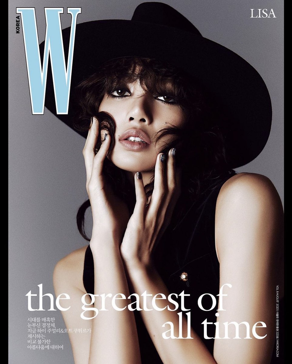 #BLACKPINK’s #LISA is a vision on the cover of W Magazine Korea: 

“the greatest of all time”

📸: 장덕화