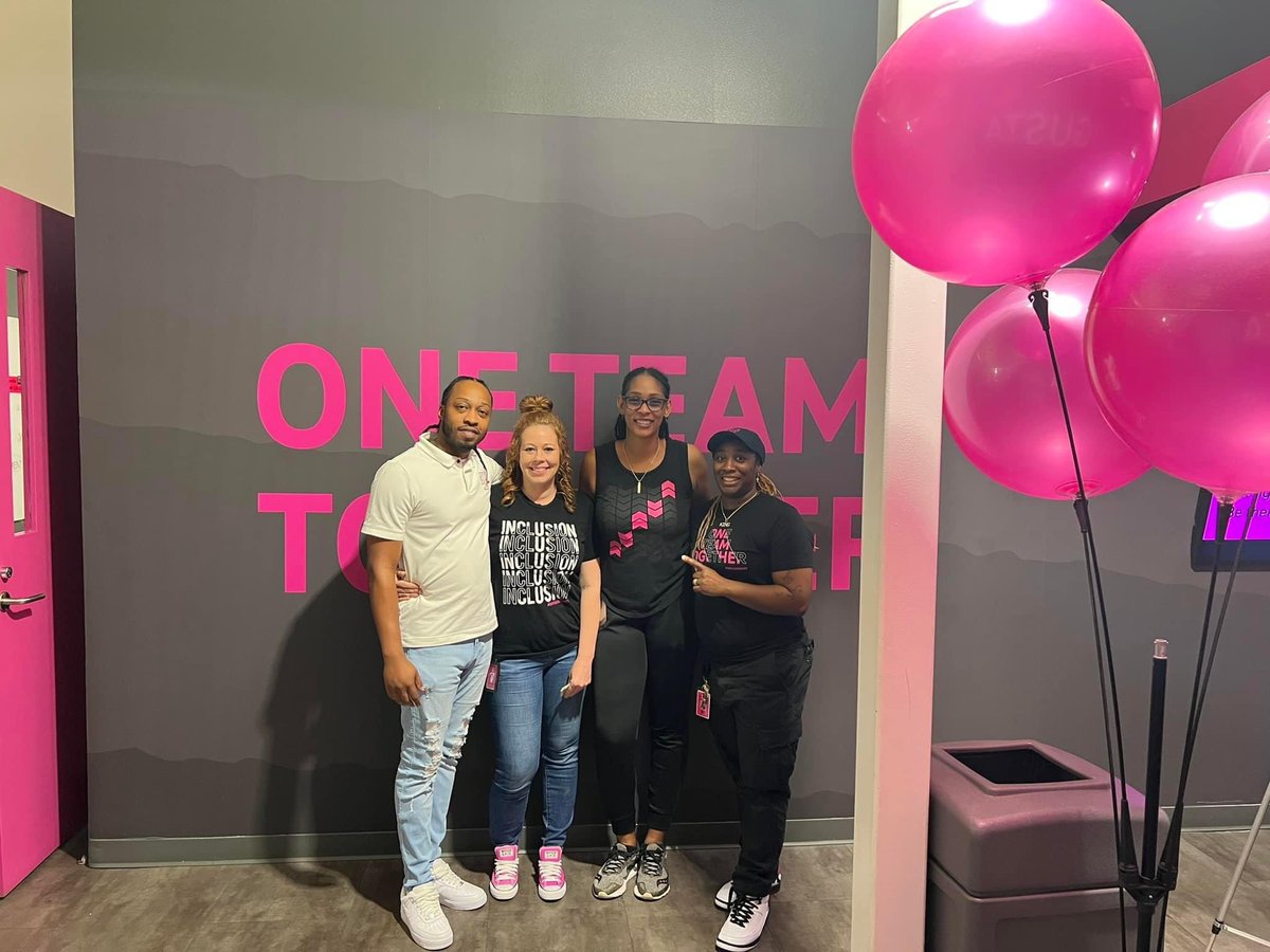 Thank you to Elvira Decuir, Senior Manager of DE&I for stopping through Augusta and connecting with our Chapter leaders today! We are so excited for the future of DE&I!!! #AugustaDomination #Runtheplay @m_wan4life @HolliMartinez1 @deneisharocksRE @RodariAndre @csandoval111