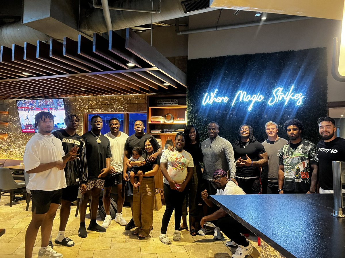 AnthonyJonesFB's tweet photo. Family isn’t just for a season or a saying. It’s Forever. Both Past and Present…Great having Emari and Kendre back Home before they start a great Journey in the NFL!!! https://t.co/SON5qplC5t