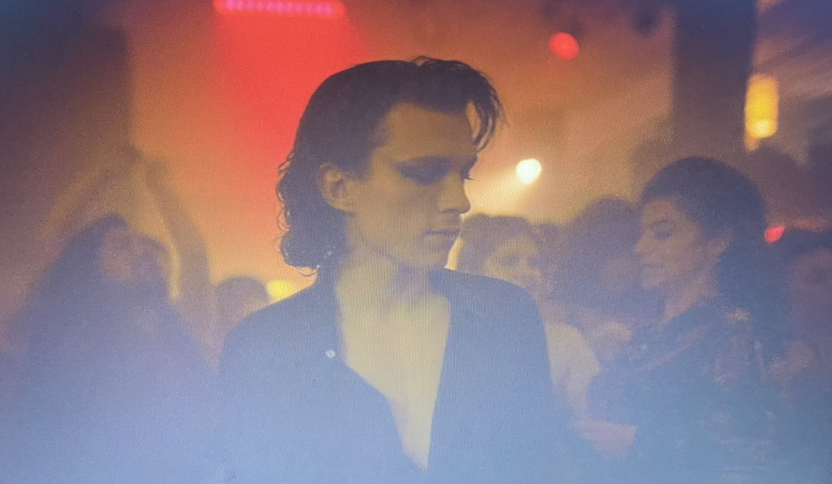 AHHH TOM HOLLAND WEARING EYESHADOW WAS EVERYTHING I NEEDED AND MORE #TheCrowdedRoom