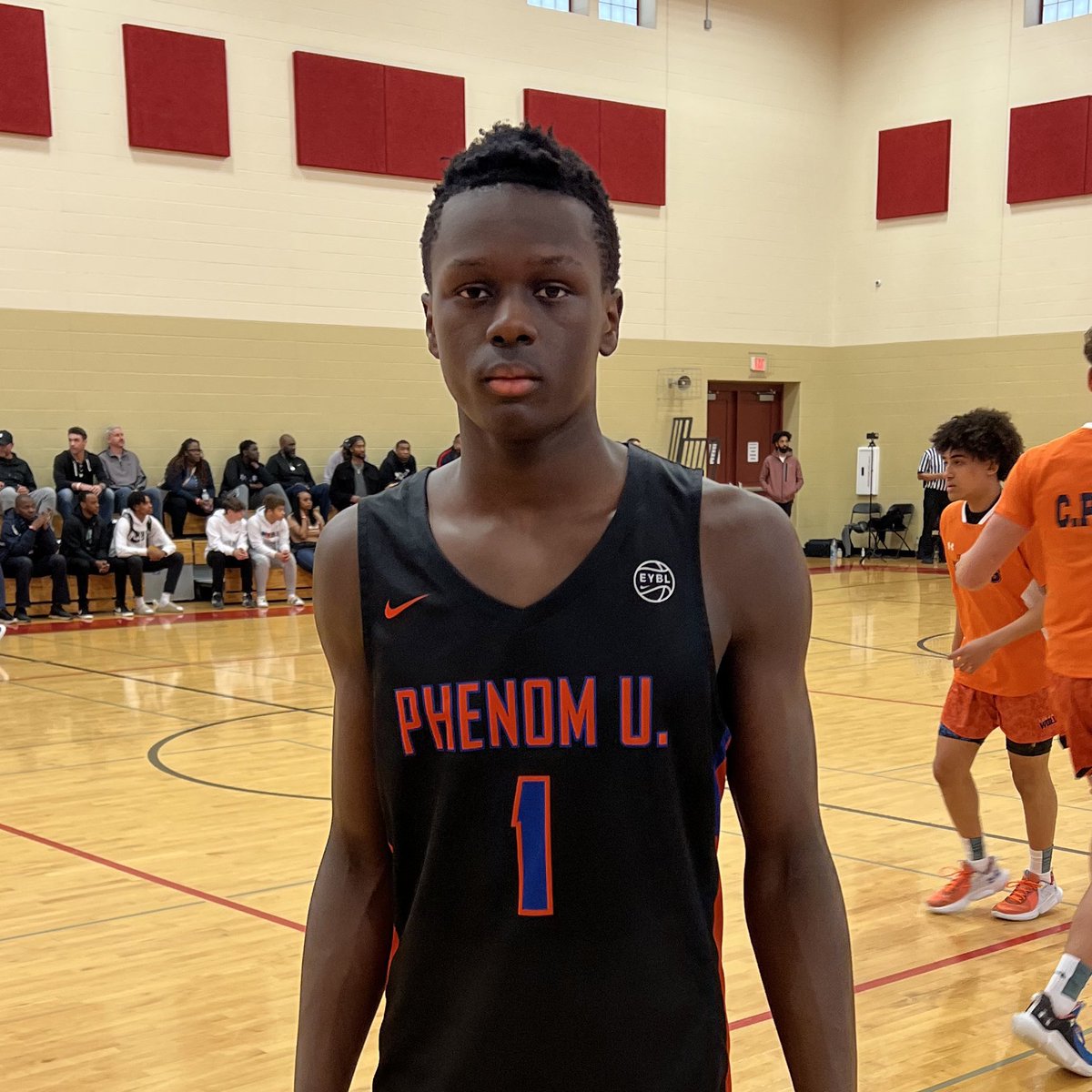 BTerrell_414's tweet photo. 2026s Thian Riak, Vaughn Karvala and Yusef Gray Jr. of @PhenomUniverse combined for 36 points to lead a balanced effort in a huge opening round victory @ny2lasports @ny2labasketball #2K23FinalChapter https://t.co/wXiT9RcYUJ
