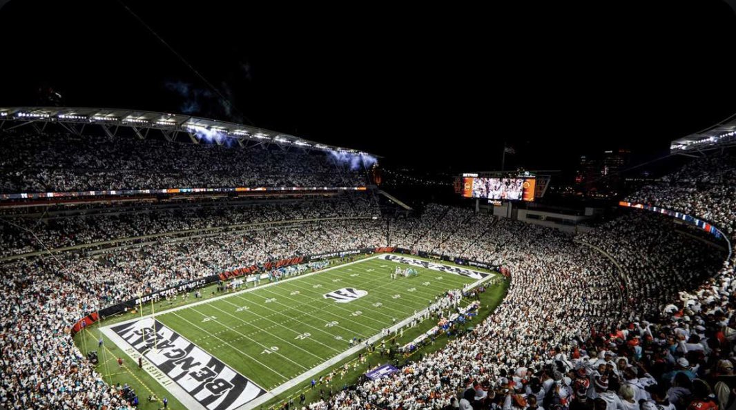 UCBarstool's tweet photo. POV: Saturday, October 14th.

- The Bearcats are hosting Iowa State on homecoming.
- The Reds are hosting the Los Angeles Dodgers in game 3 of the NLDS.
- The next day, the 5-0 Bengals are hosting the 4-0 Seattle Seahawks.
- FCC is the 1 seed in the MLS.

The city is buzzing. https://t.co/2dI2Gxumf8