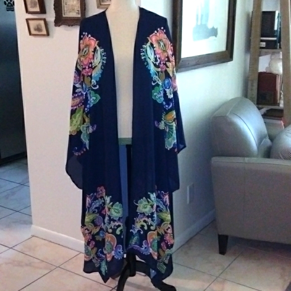 rusticinlubbock's tweet photo. So good I had to share! Check out all the items I'm loving on @Poshmarkapp #poshmark #fashion #style #shopmycloset #vintage #annecole: https://t.co/7cU7GiSMCl https://t.co/15XTemZyeH