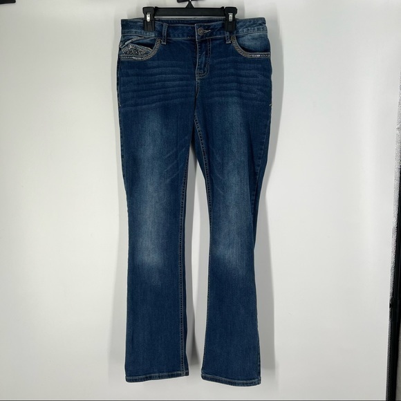 Adams2Melissa's tweet photo. So good I had to share! Check out all the items I'm loving on @Poshmarkapp #poshmark #fashion #style #shopmycloset #maurices: https://t.co/V3a6QpU4mU https://t.co/USLE3VbM2o