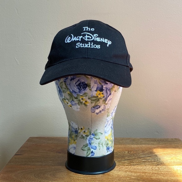 beaderbead's tweet photo. So good I had to share! Check out all the items I'm loving on @Poshmarkapp #poshmark #fashion #style #shopmycloset #disney #vintage #jcrew: https://t.co/8HZ4EkVZR4 https://t.co/ndgtP0EbLO