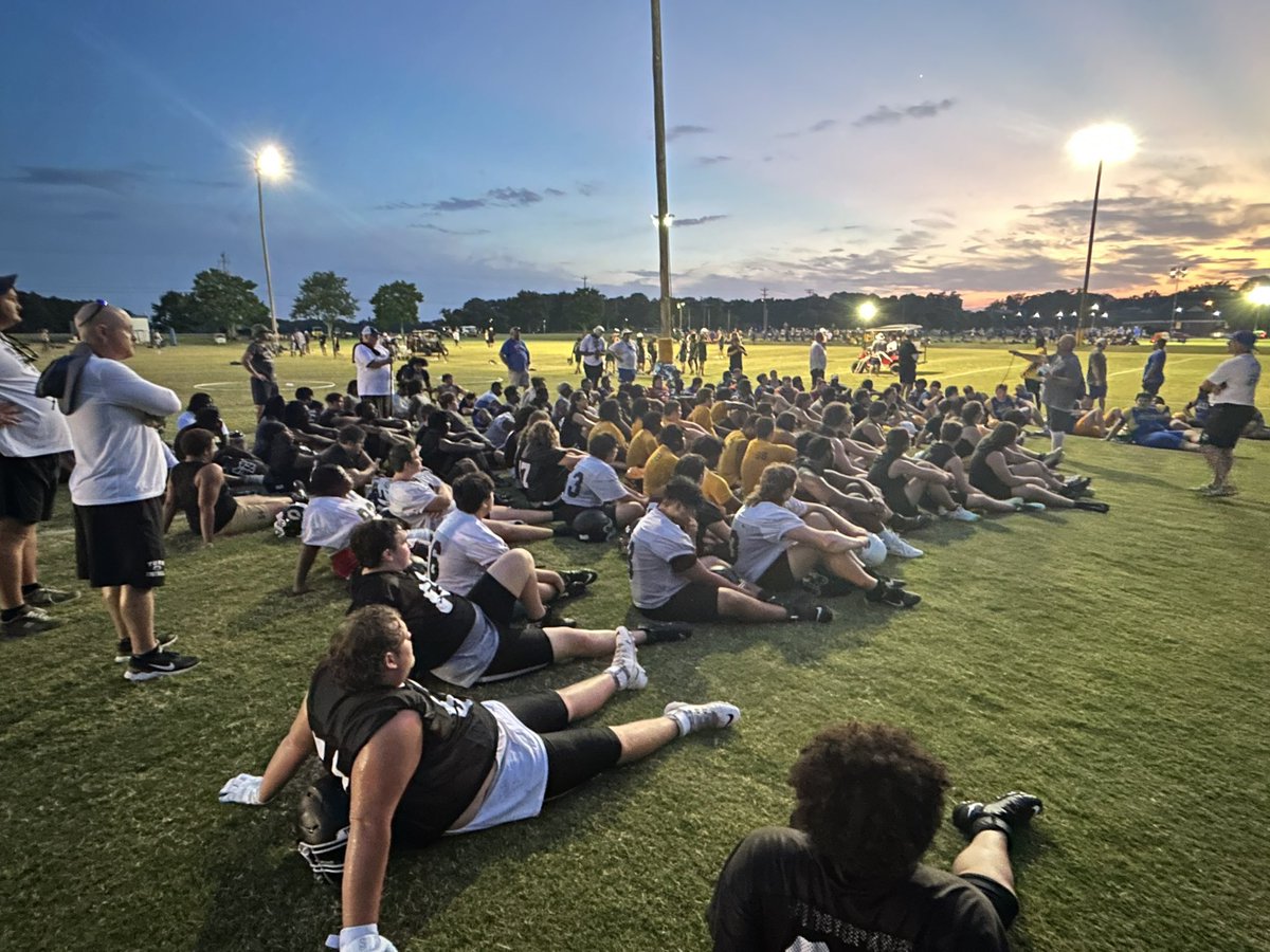 Great first day for York OL & DL at FCA Camp…kids got after it @YorkRecruits