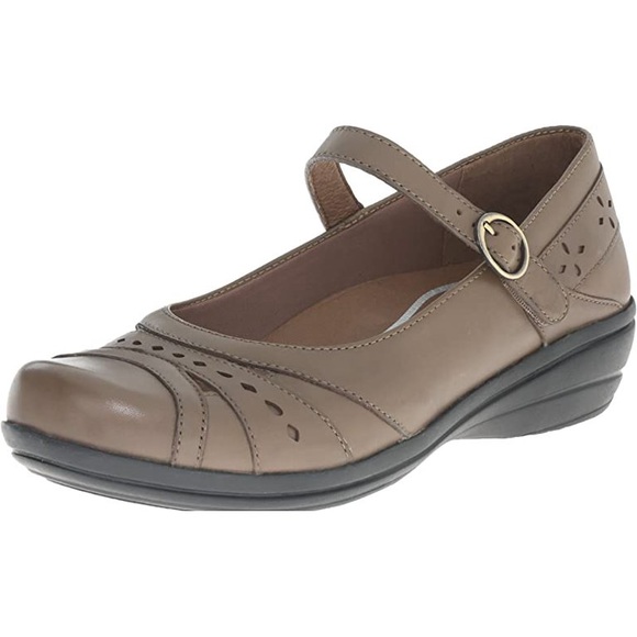 So good I had to share! Check out all the items I'm loving on <a href="/Poshmarkapp/">Poshmark</a> #poshmark #fashion #style #shopmycloset #dansko: posh.mk/qbytxOAMpBb