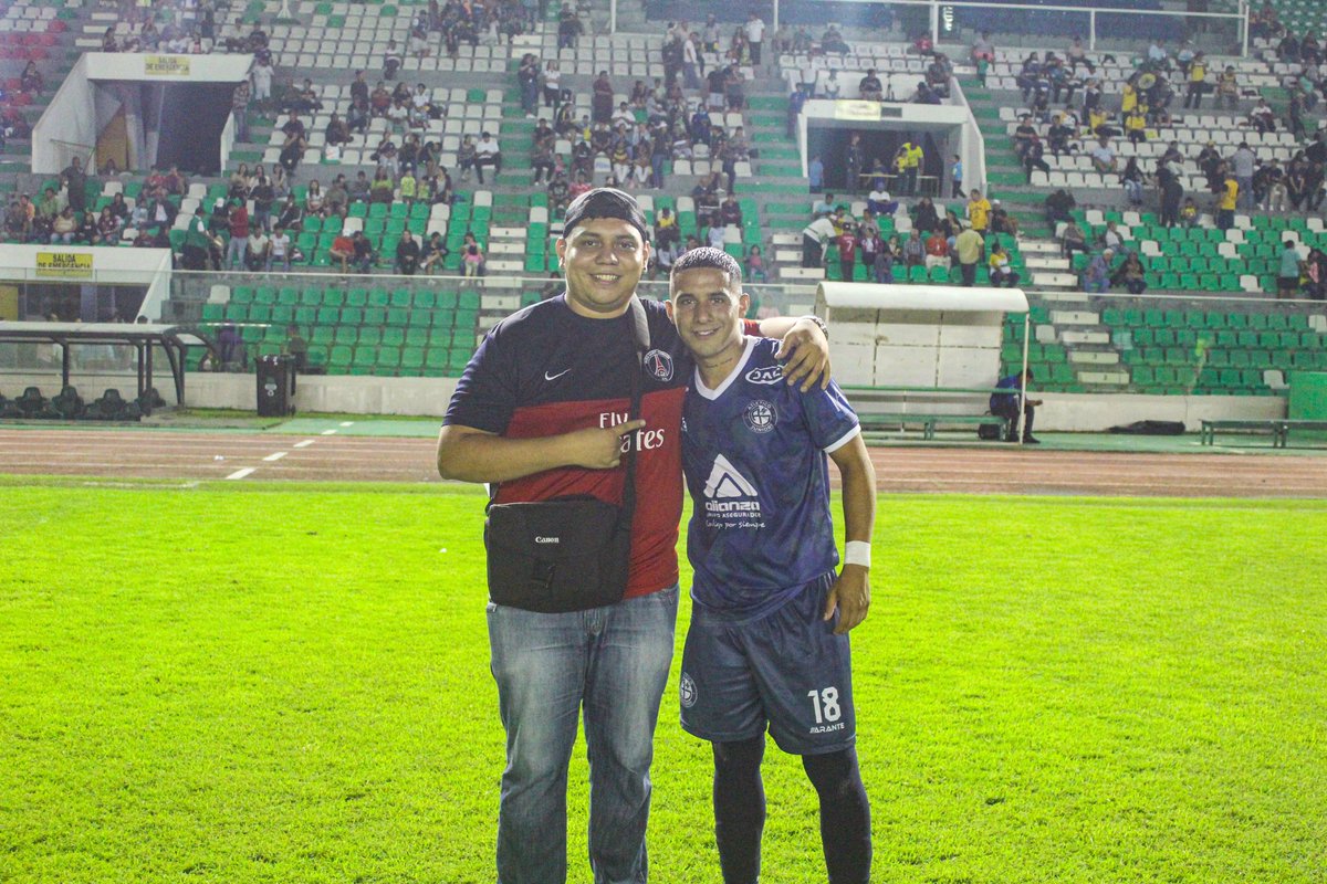 Los tiempos de Dios son perfectos. ⚽️💙💪🏼 @clubatleticojrs 
.
.
.
#juanjosemeridaperiodista #periodistadeportivo #jefedeprensa #clubatleticojrs #atleticojuniors #unclubdiferente #fotógrafo #fotografodeportivo #santacruz #santacruzdelasierra #bolivia #2023