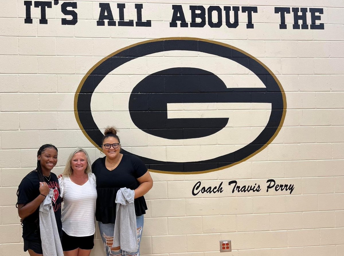 Congratulations to Alex Porter and Kristin Griffin for being selected as the female Travis Perry Memorial Scholarship winners for the 2022-2023 school year! We are so proud of these girls for all of their hard work and even prouder of their good character!  #itsallabouttheG