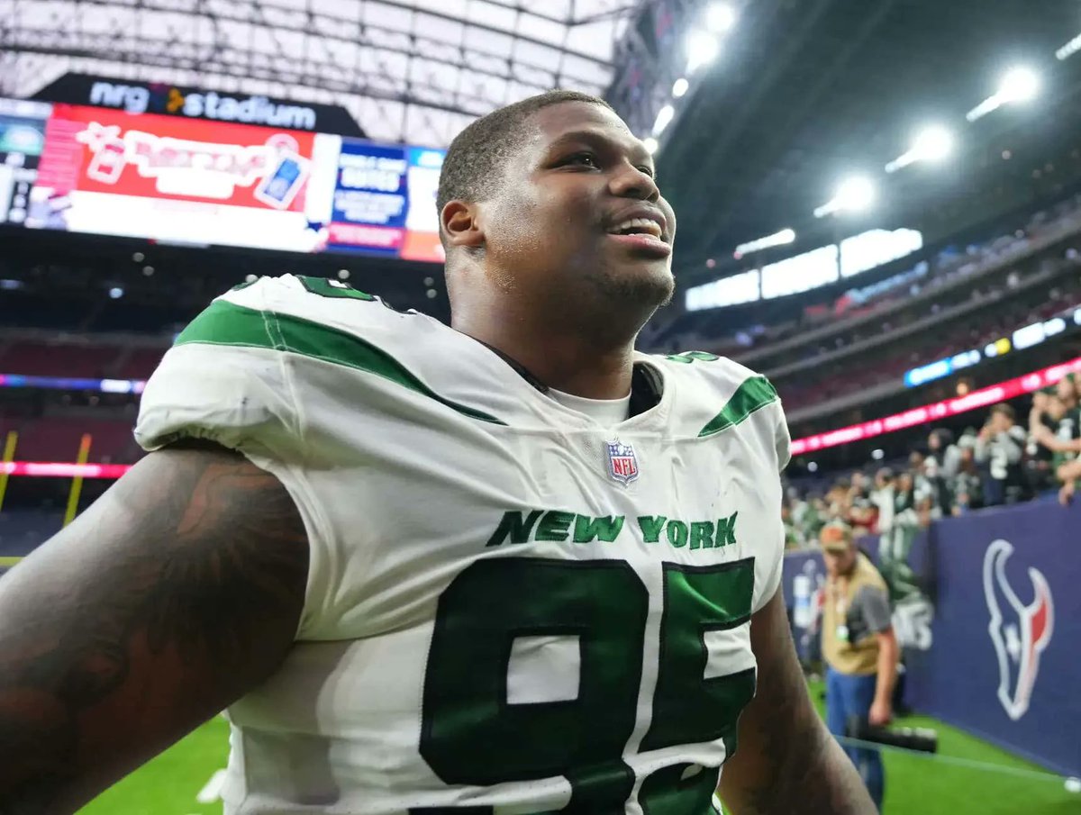 barstoolsports's tweet photo. The Jets Lock Down Quinnen Williams With A $96 Million Extension, Making Him The Highest-Paid DT Not Named Aaron Donald https://t.co/HEgoCiqPUg https://t.co/y2J3k3KQCx